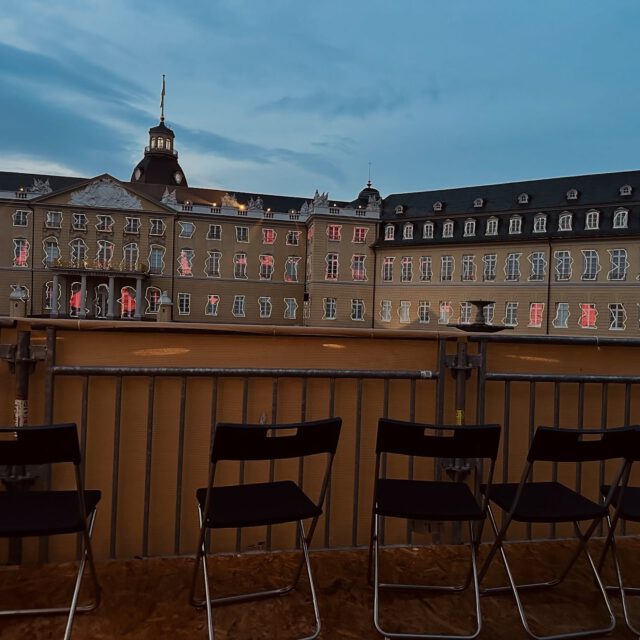 Karlsruhe, SchlossLichtspiele, gestern mit Visuals von Haegar und Musik von Omar und Tommy #livevisuals #videokunst #videoart #schlosslichtspielekarlsruhe @jazzclub_karlsruhe @haegar_live @omargudjons @baldutommy @iam_alexandramatthes